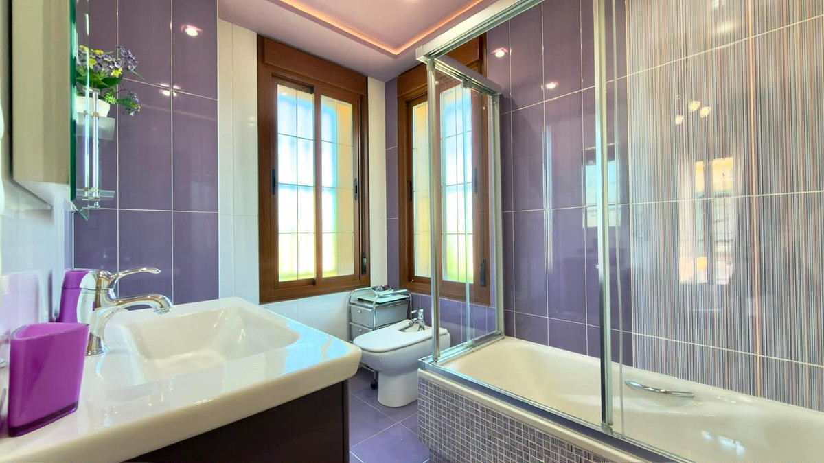 8 Bed Townhouse for sale in Calpe Costa Blanca, Alicante, Spain
