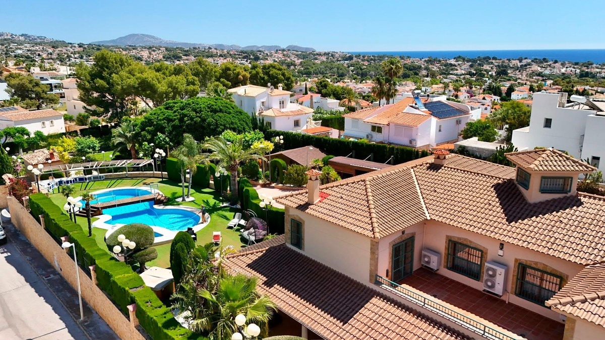 8 Bed Townhouse for sale in Calpe Costa Blanca, Alicante, Spain