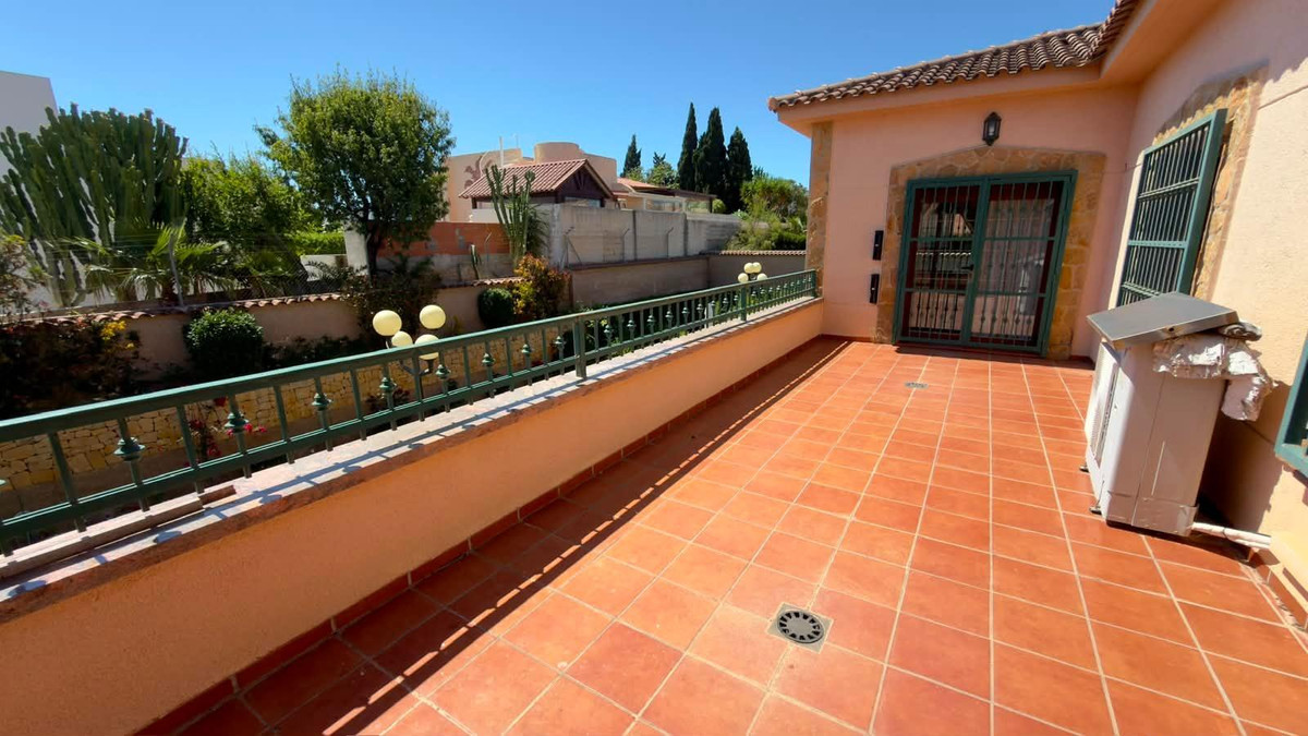 8 Bed Townhouse for sale in Calpe Costa Blanca, Alicante, Spain