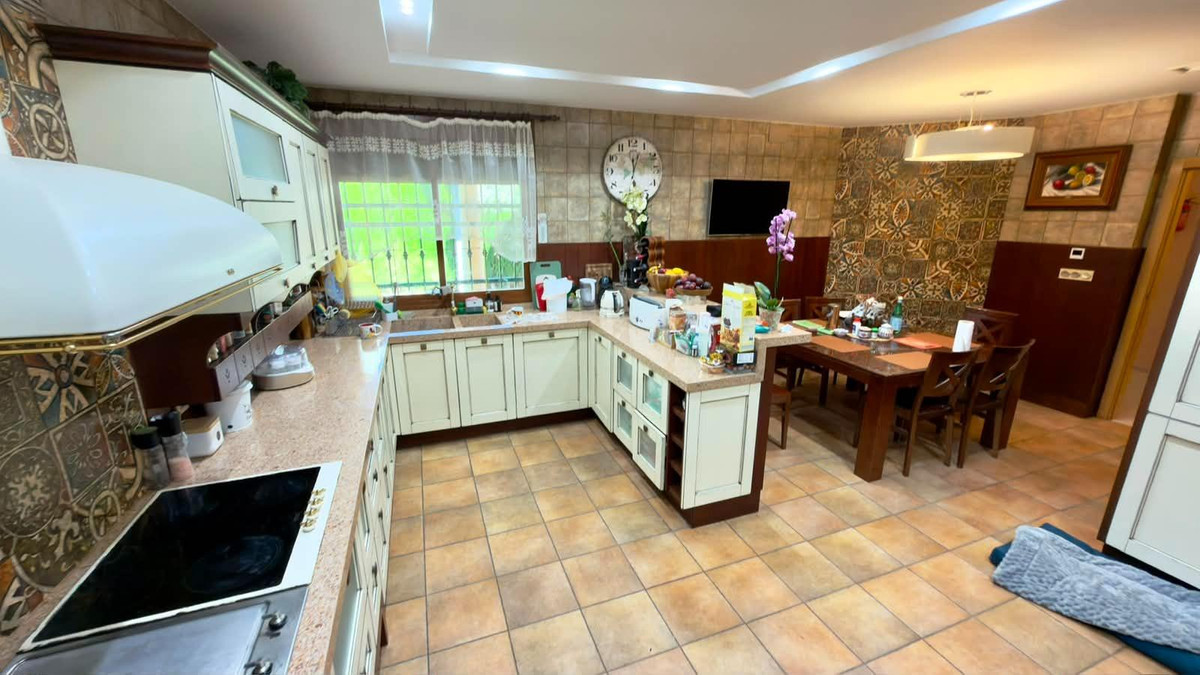 8 Bed Townhouse for sale in Calpe Costa Blanca, Alicante, Spain
