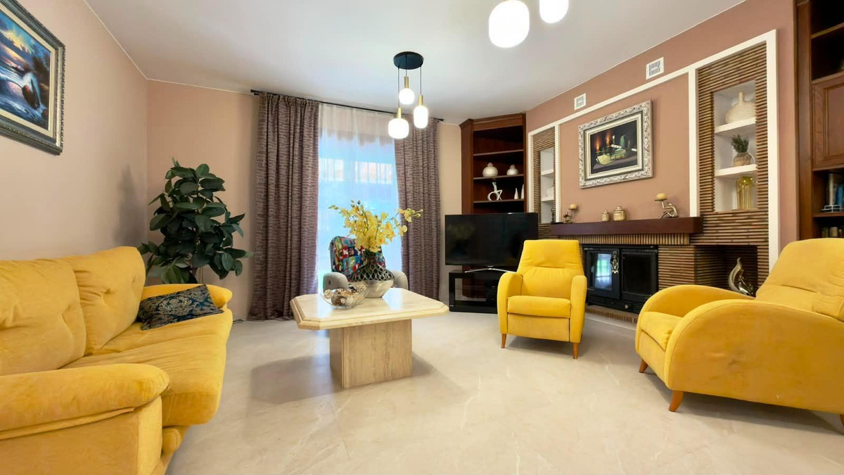 8 Bed Townhouse for sale in Calpe Costa Blanca, Alicante, Spain