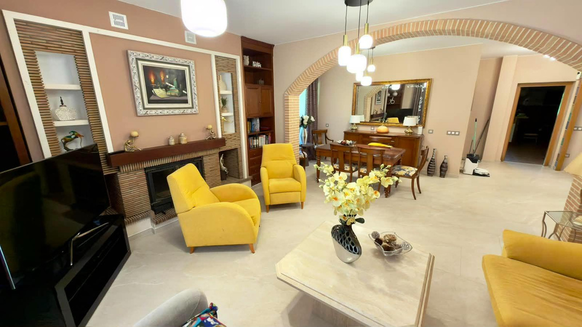 8 Bed Townhouse for sale in Calpe Costa Blanca, Alicante, Spain