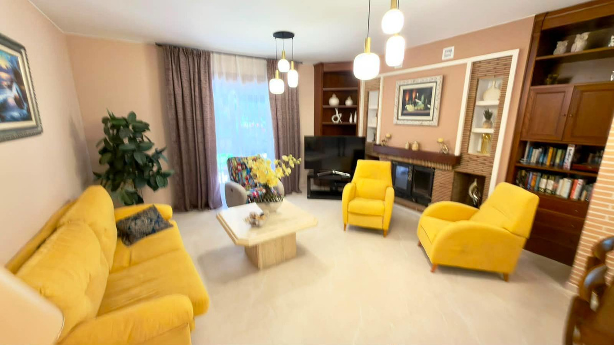8 Bed Townhouse for sale in Calpe Costa Blanca, Alicante, Spain