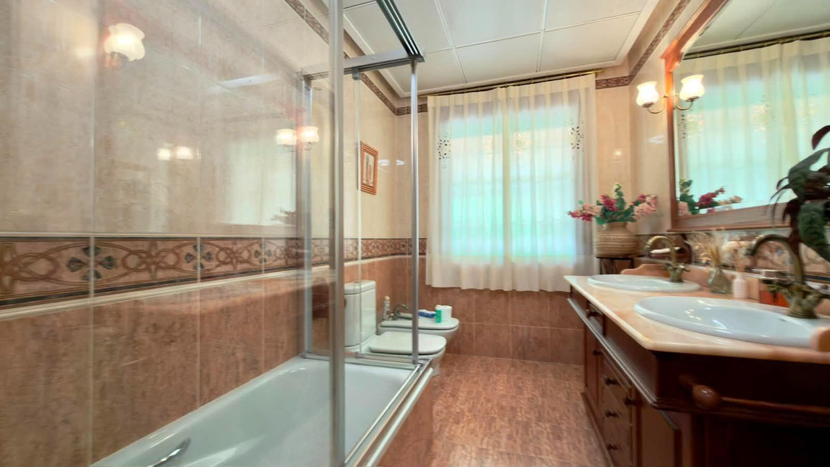 8 Bed Townhouse for sale in Calpe Costa Blanca, Alicante, Spain
