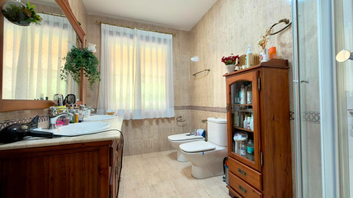 8 Bed Townhouse for sale in Calpe Costa Blanca, Alicante, Spain