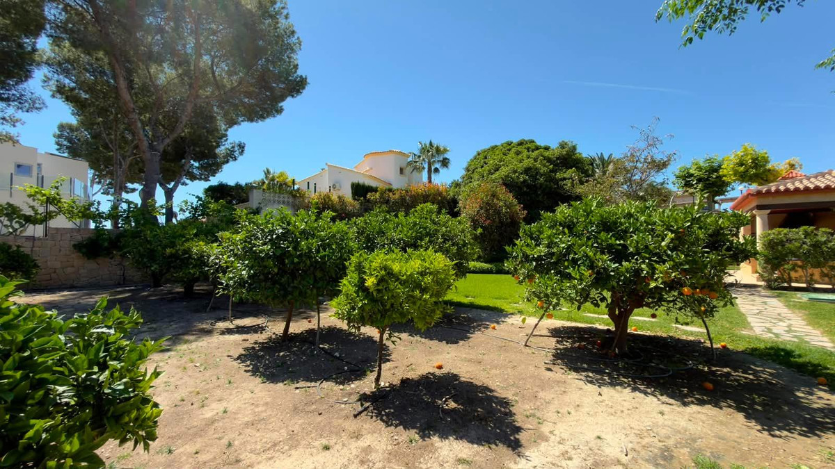 8 Bed Townhouse for sale in Calpe Costa Blanca, Alicante, Spain