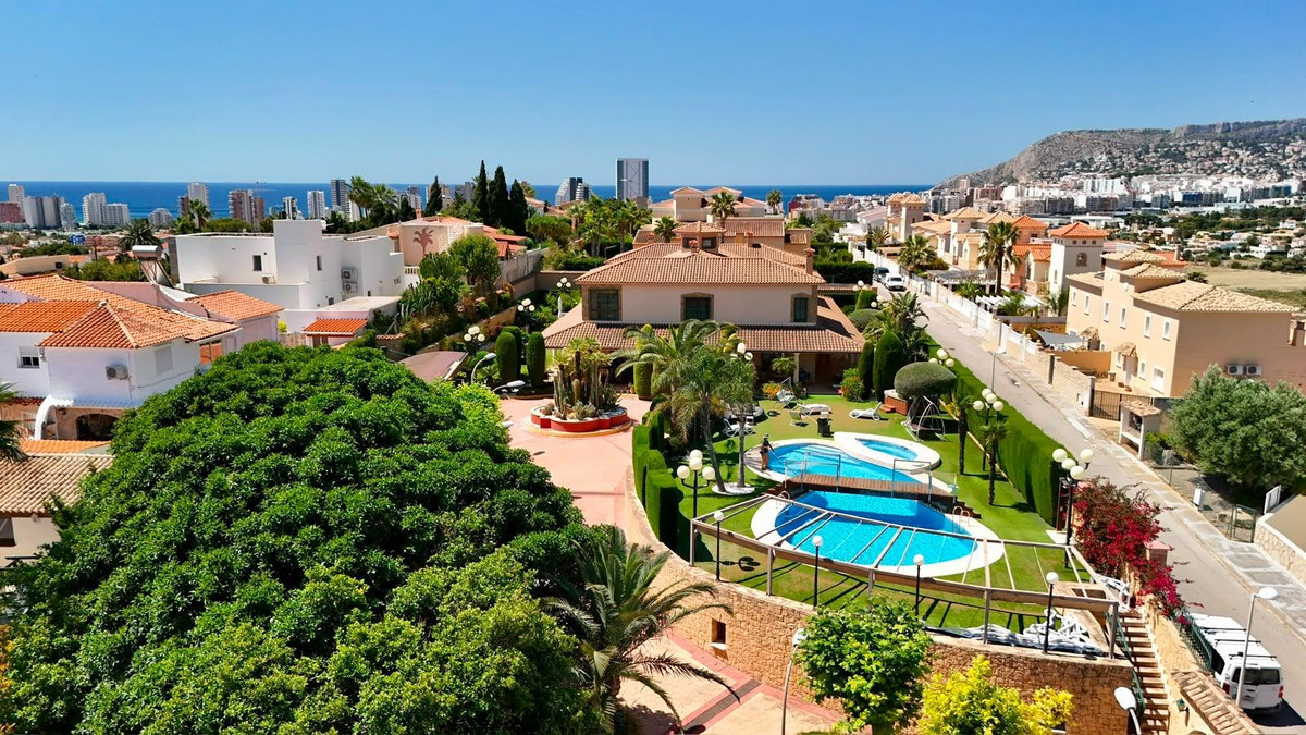 8 Bed Townhouse for sale in Calpe Costa Blanca, Alicante, Spain