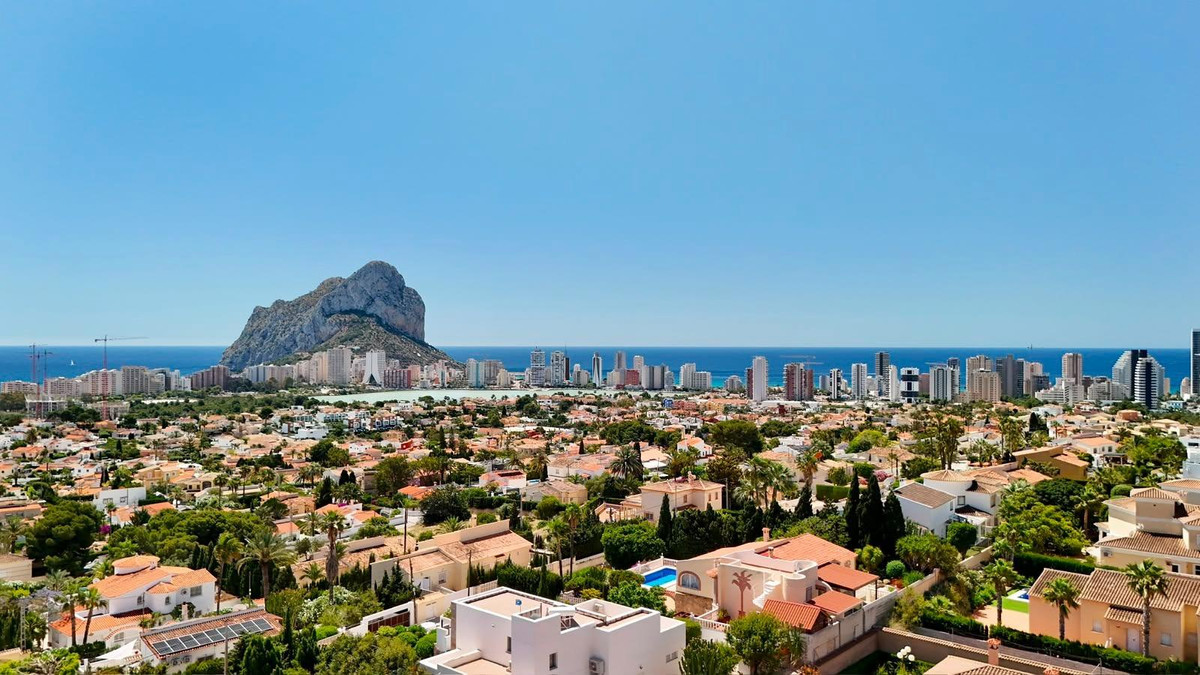 8 Bed Townhouse for sale in Calpe Costa Blanca, Alicante, Spain