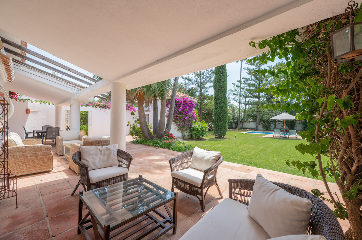 Se vende Villa - Chalet de 5 dormitorios en Costa Del Sol, Málaga, España
