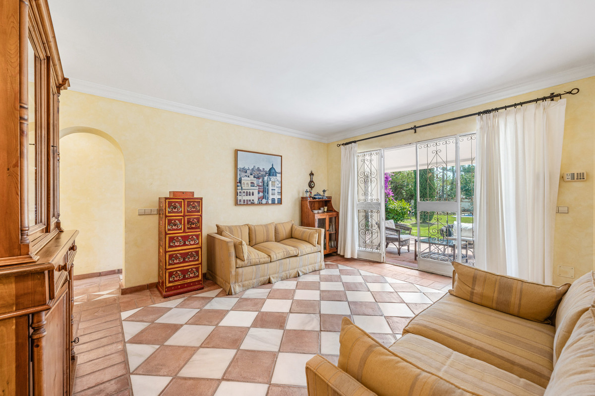 Se vende Villa - Chalet de 5 dormitorios en Costa Del Sol, Málaga, España