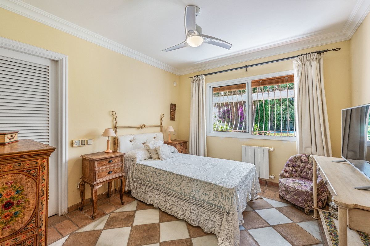 Se vende Villa - Chalet de 5 dormitorios en Costa Del Sol, Málaga, España