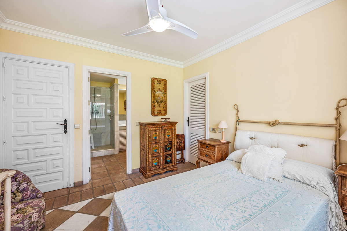 Se vende Villa - Chalet de 5 dormitorios en Costa Del Sol, Málaga, España