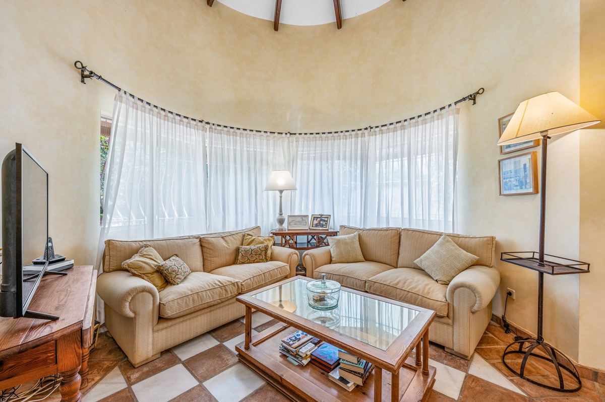 Se vende Villa - Chalet de 5 dormitorios en Costa Del Sol, Málaga, España