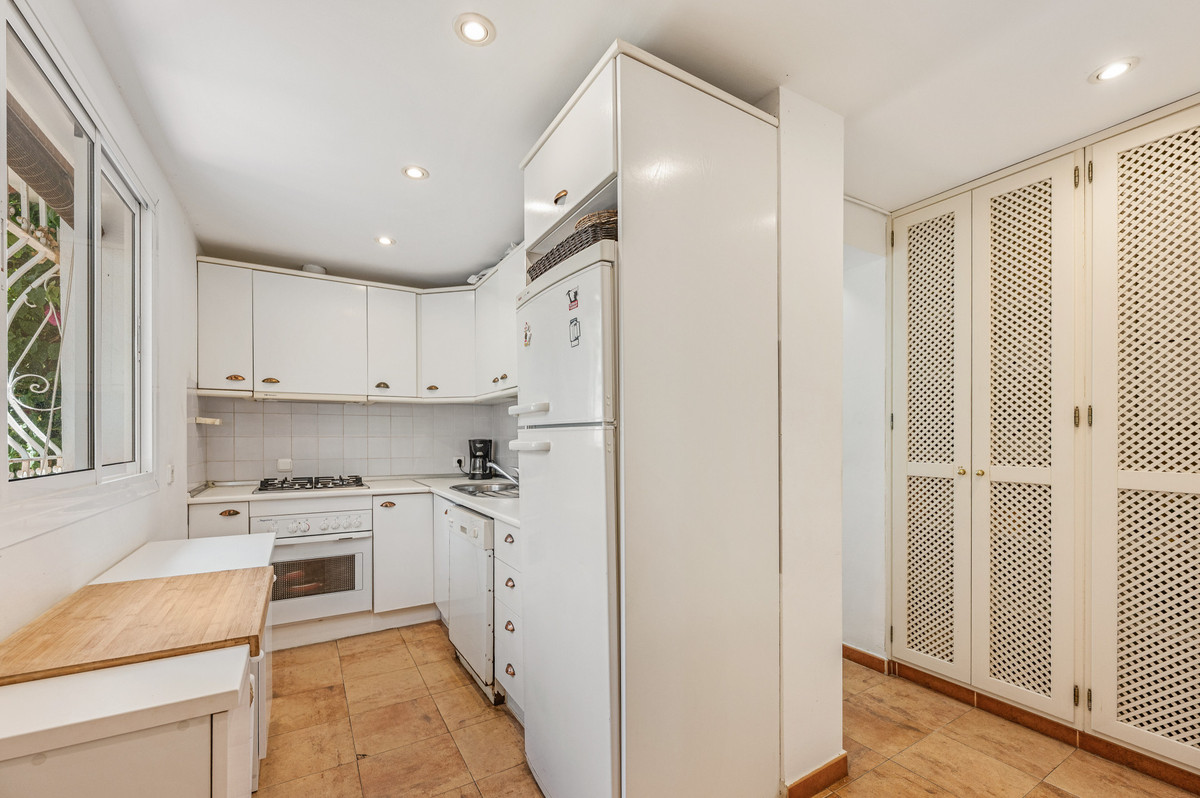 Se vende Villa - Chalet de 5 dormitorios en Costa Del Sol, Málaga, España