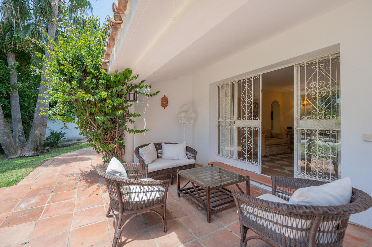 Se vende Villa - Chalet de 5 dormitorios en Costa Del Sol, Málaga, España
