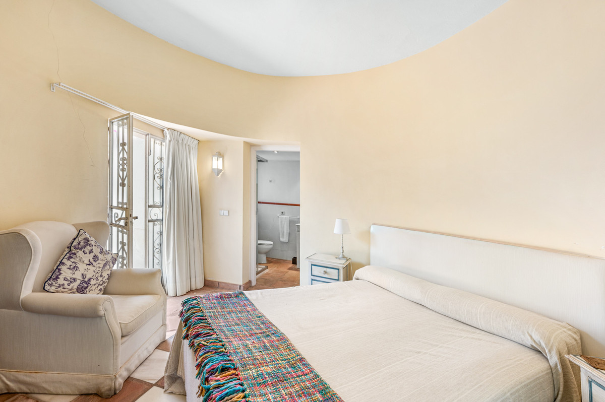 Se vende Villa - Chalet de 5 dormitorios en Costa Del Sol, Málaga, España