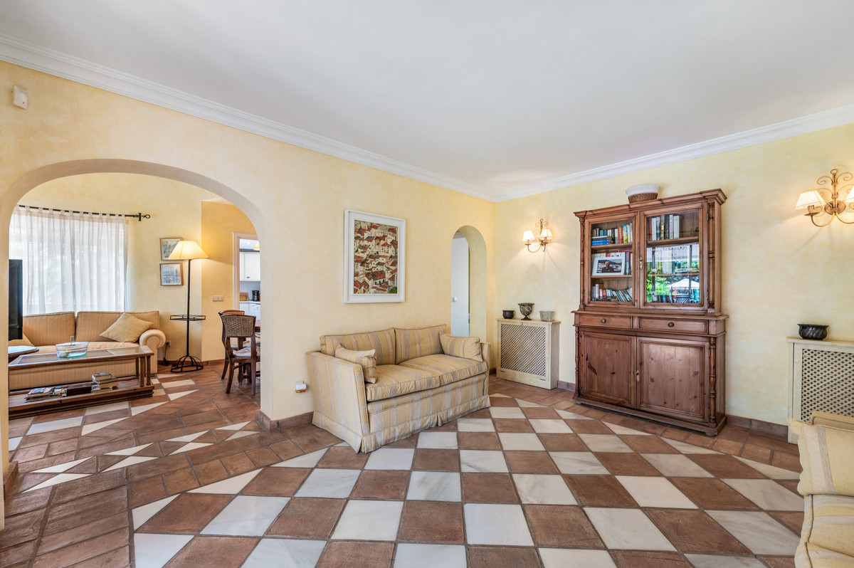 Se vende Villa - Chalet de 5 dormitorios en Costa Del Sol, Málaga, España