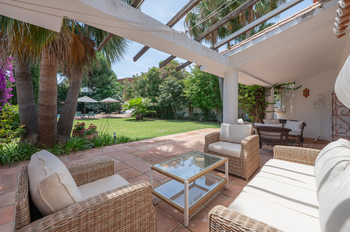Se vende Villa - Chalet de 5 dormitorios en Costa Del Sol, Málaga, España