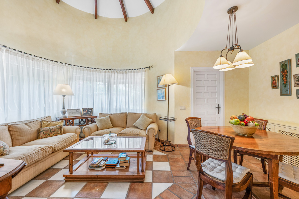 Se vende Villa - Chalet de 5 dormitorios en Costa Del Sol, Málaga, España