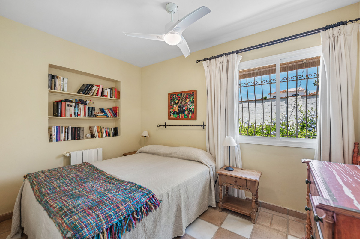 Se vende Villa - Chalet de 5 dormitorios en Costa Del Sol, Málaga, España
