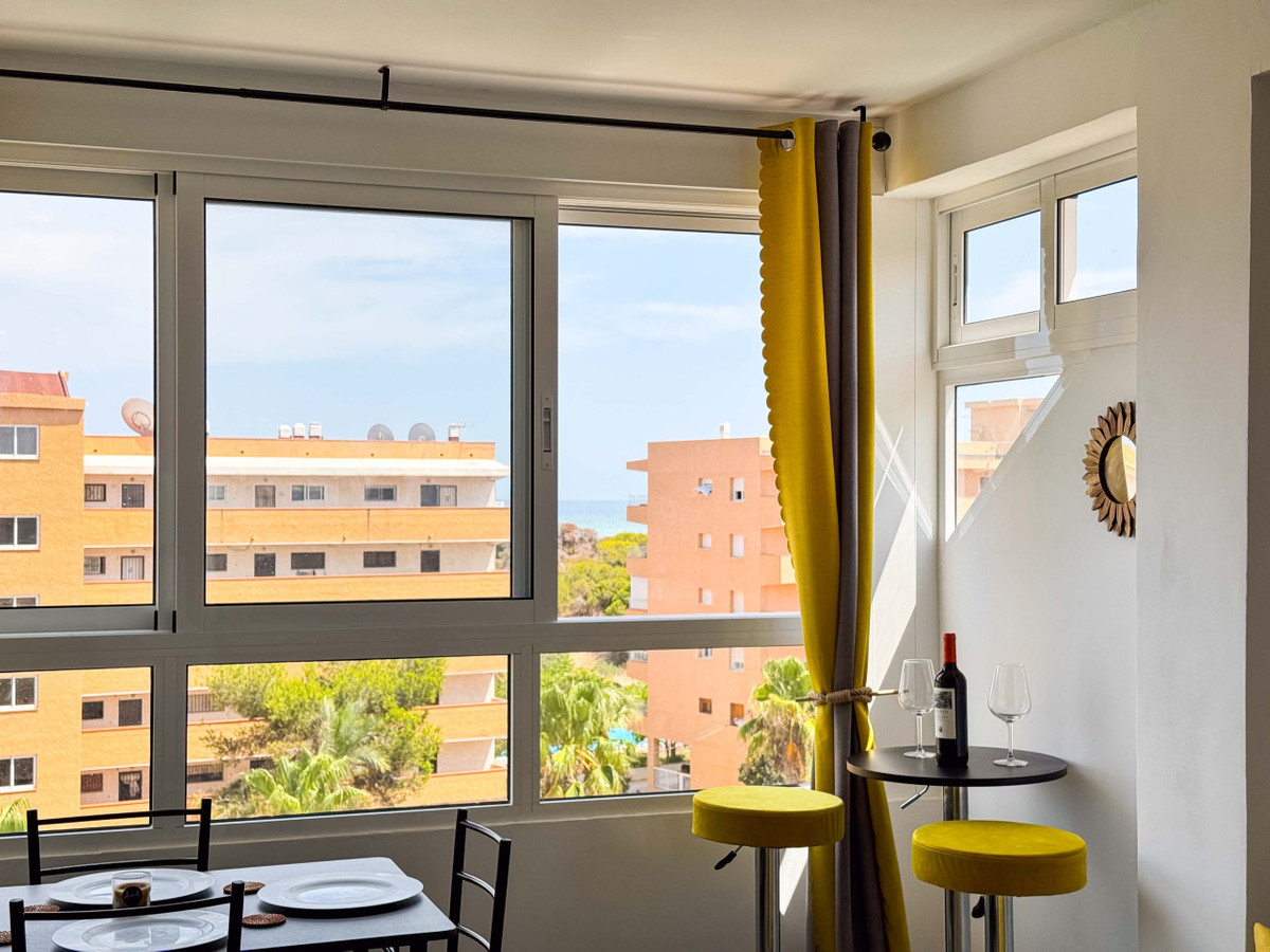 Se vende Apartamento Planta Media de 2 dormitorios en Costa Blanca, Alicante, España