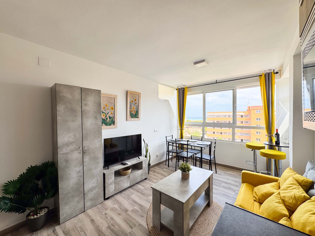 Se vende Apartamento Planta Media de 2 dormitorios en Costa Blanca, Alicante, España
