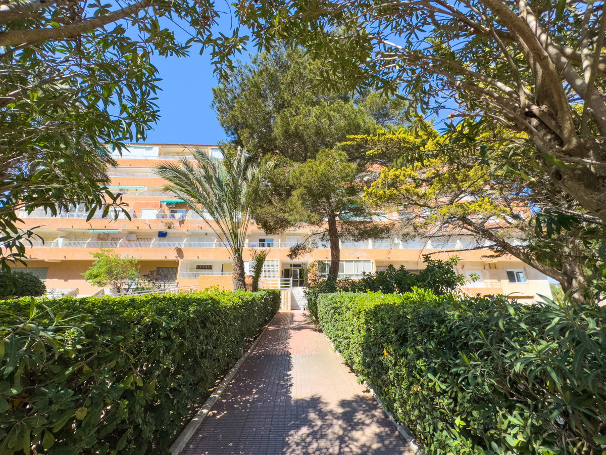 Se vende Apartamento Planta Media de 2 dormitorios en Costa Blanca, Alicante, España