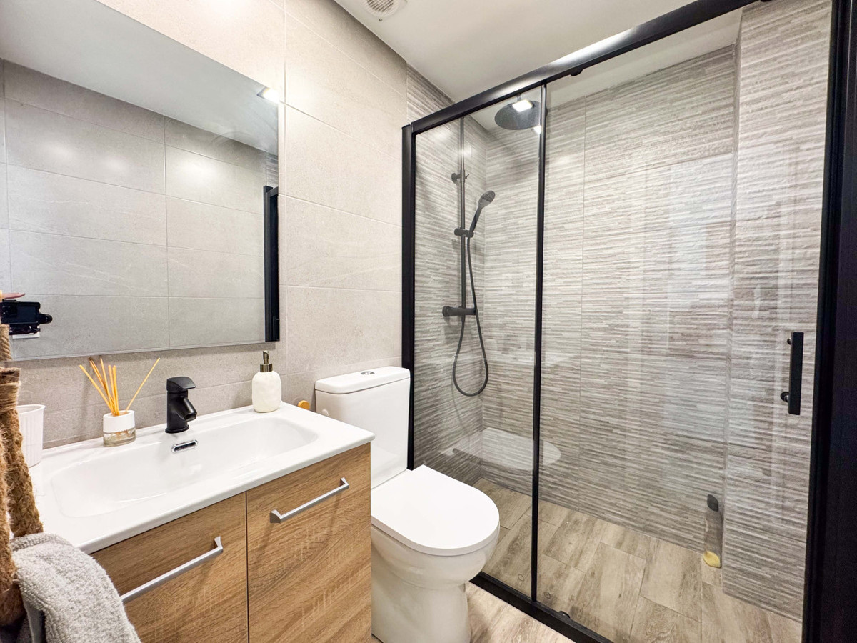 Se vende Apartamento Planta Media de 2 dormitorios en Costa Blanca, Alicante, España