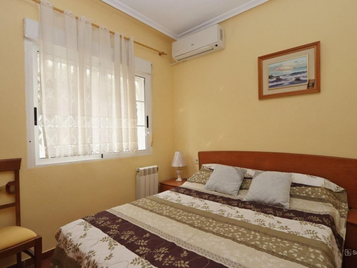 Se vende Villa - Chalet de 4 dormitorios en Costa Blanca, Alicante, España
