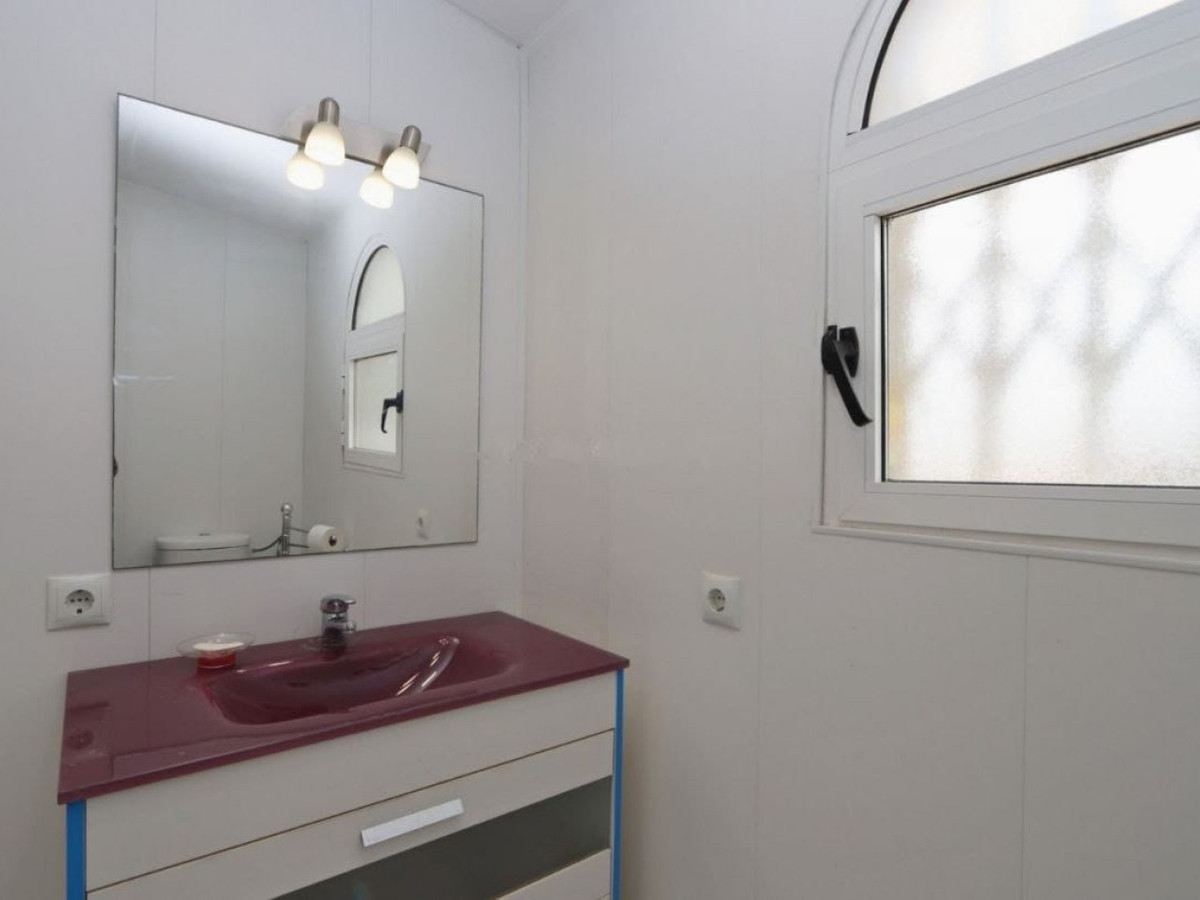 Se vende Villa - Chalet de 4 dormitorios en Costa Blanca, Alicante, España