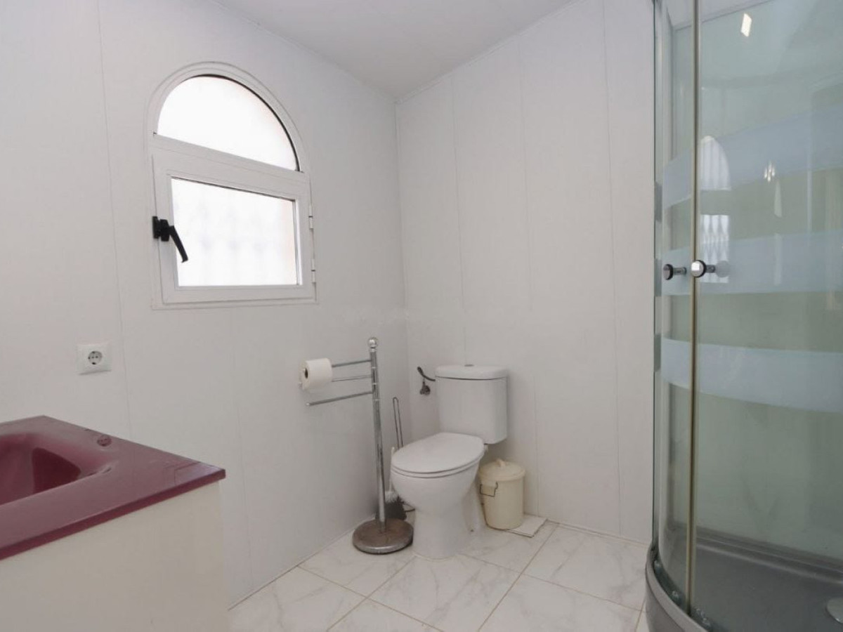 Se vende Villa - Chalet de 4 dormitorios en Costa Blanca, Alicante, España