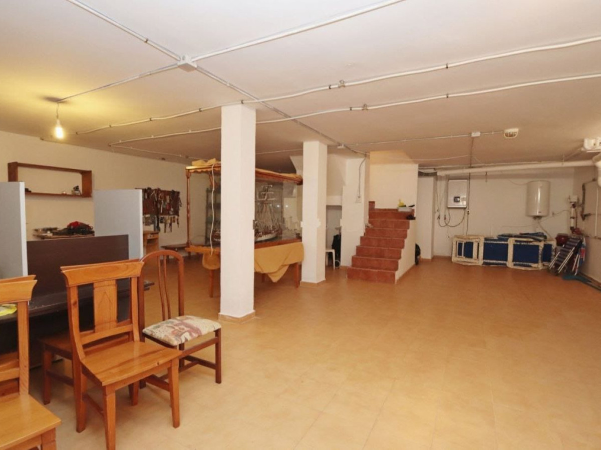 Se vende Villa - Chalet de 4 dormitorios en Costa Blanca, Alicante, España