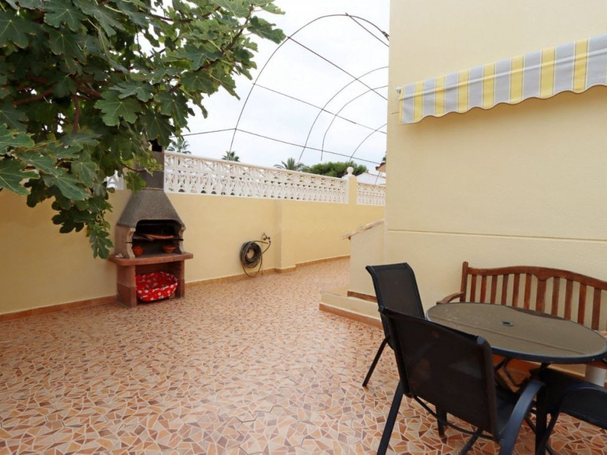 Se vende Villa - Chalet de 4 dormitorios en Costa Blanca, Alicante, España