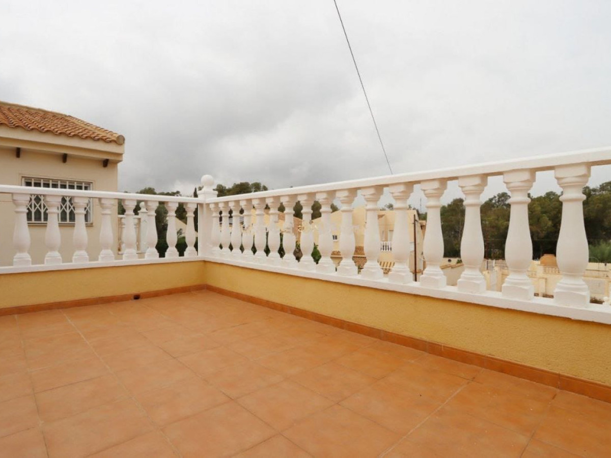 Se vende Villa - Chalet de 4 dormitorios en Costa Blanca, Alicante, España