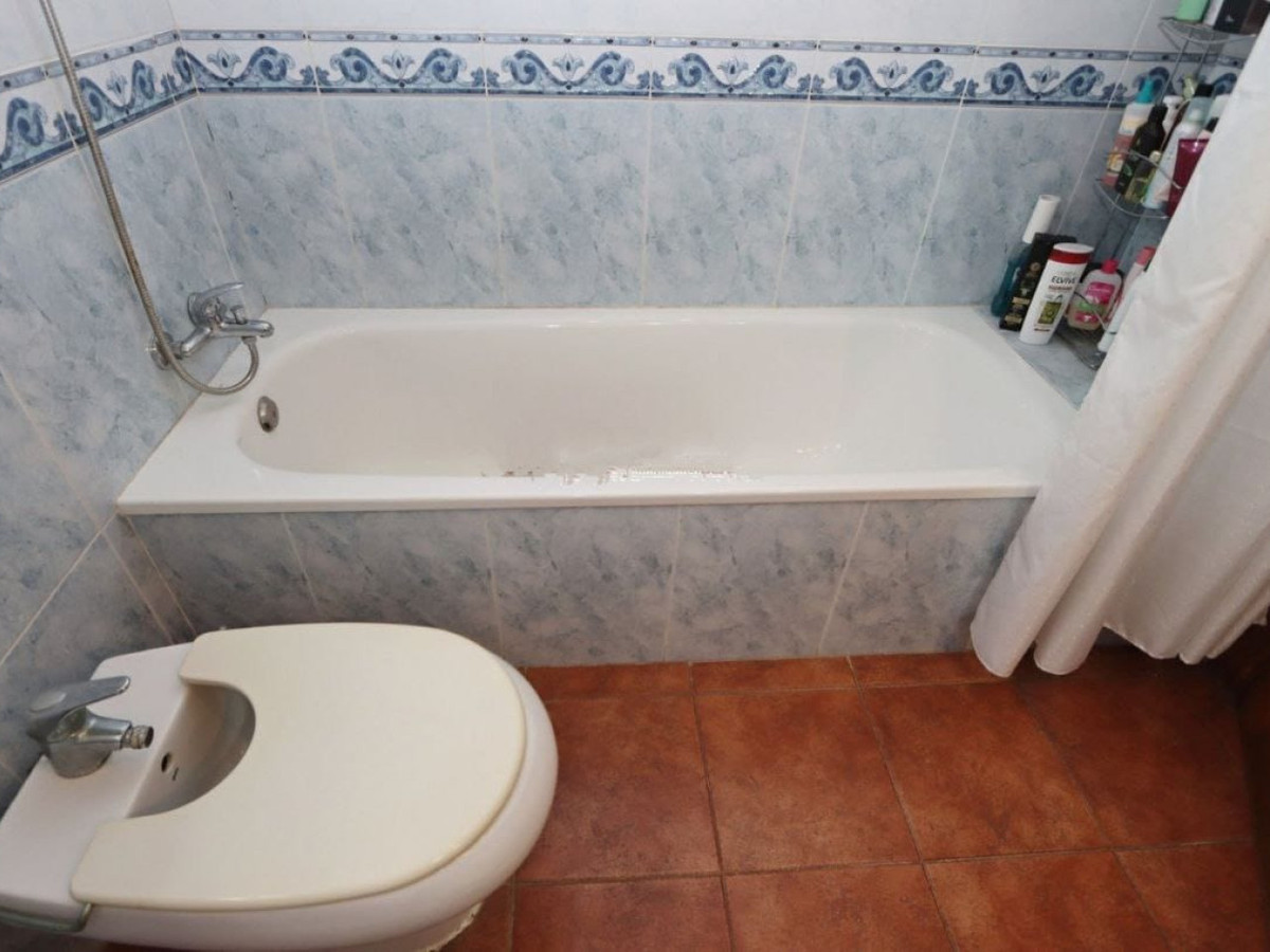 Se vende Villa - Chalet de 4 dormitorios en Costa Blanca, Alicante, España