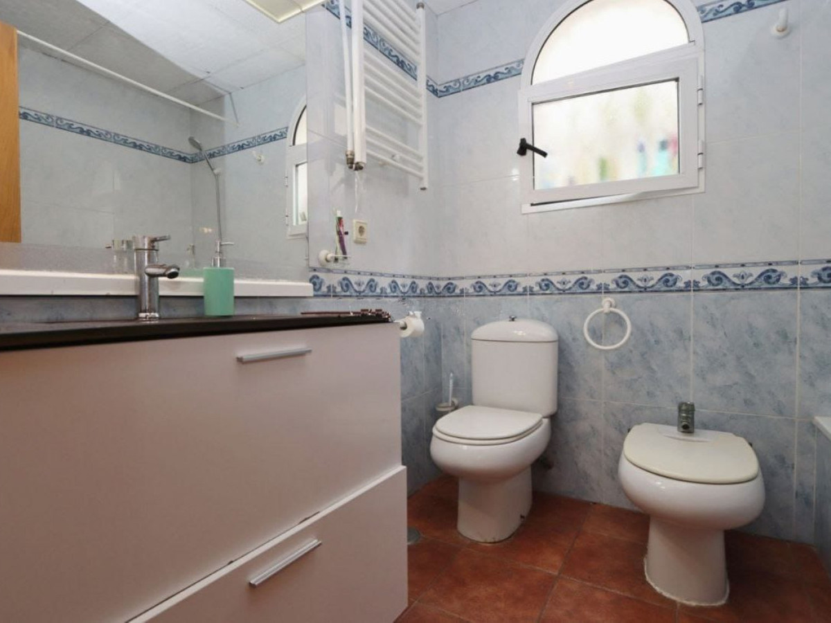 Se vende Villa - Chalet de 4 dormitorios en Costa Blanca, Alicante, España