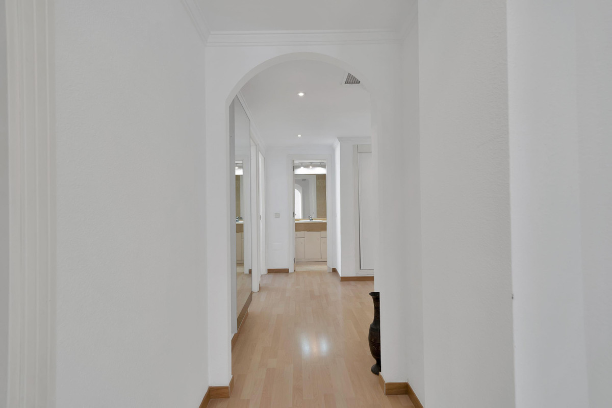 Se vende Apartamento Planta Media de 3 dormitorios en Costa Del Sol, Málaga, España