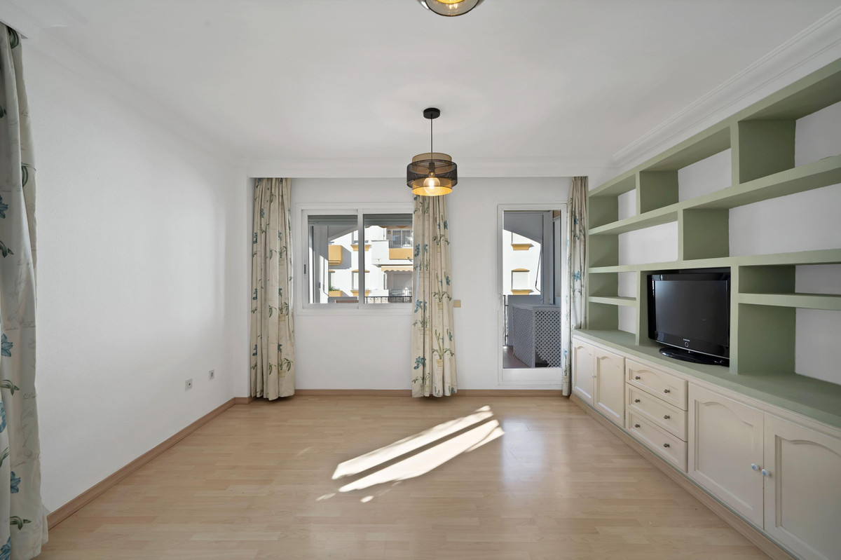 Se vende Apartamento Planta Media de 3 dormitorios en Costa Del Sol, Málaga, España