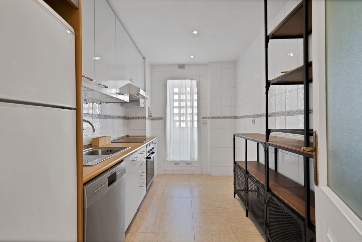 Se vende Apartamento Planta Media de 3 dormitorios en Costa Del Sol, Málaga, España