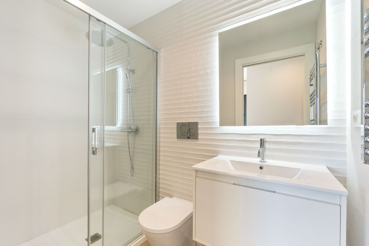 Se vende Apartamento Planta Media de 2 dormitorios en Costa Blanca, Alicante, España