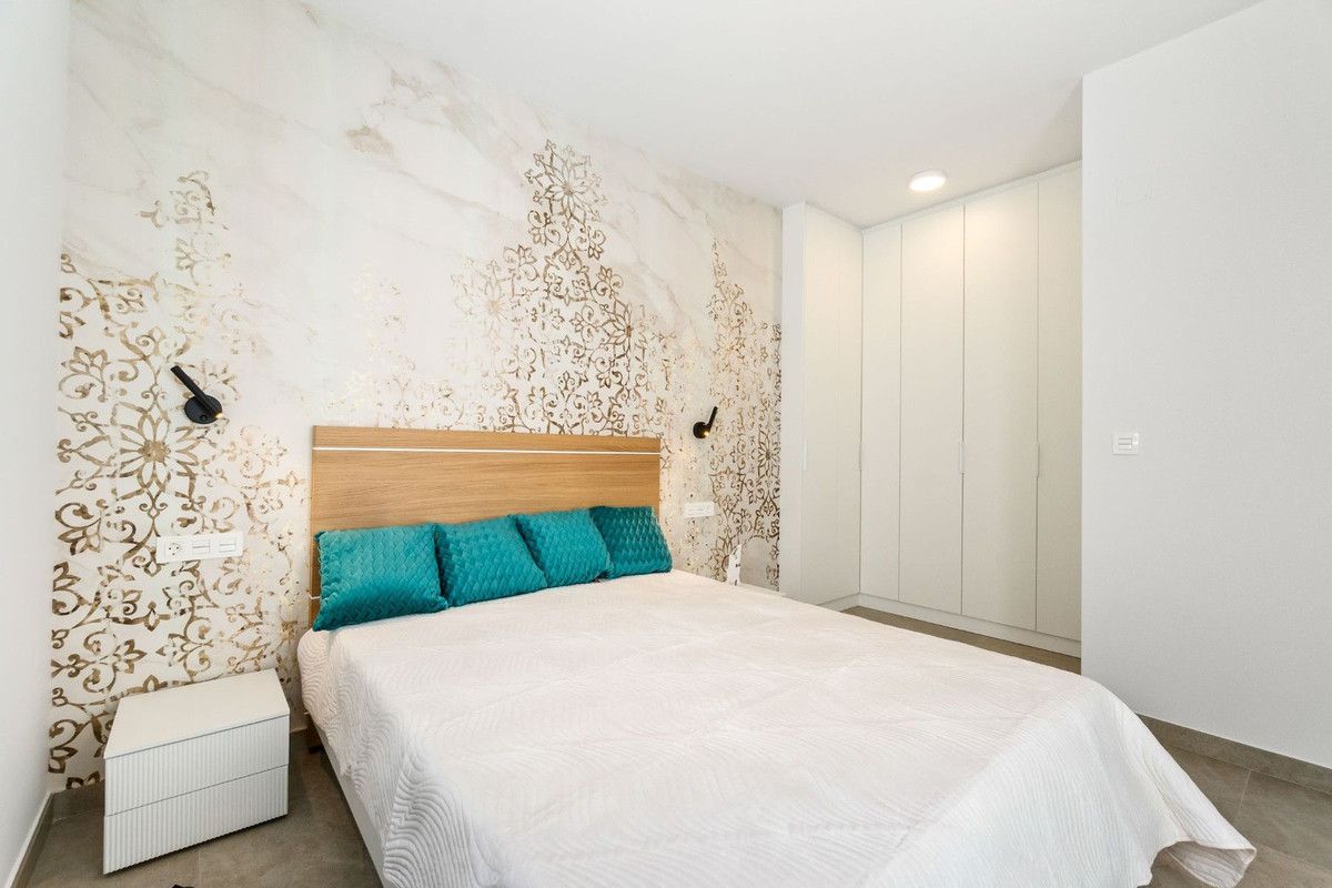 Se vende Apartamento Planta Media de 2 dormitorios en Costa Blanca, Alicante, España