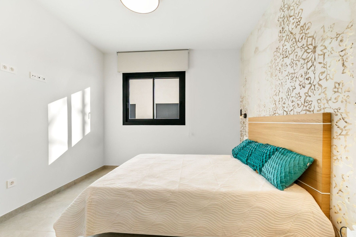 Se vende Apartamento Planta Media de 2 dormitorios en Costa Blanca, Alicante, España