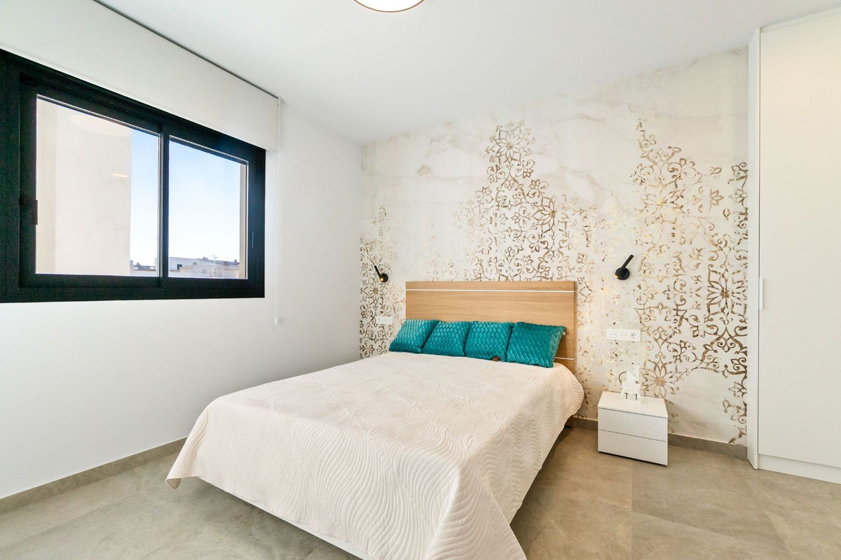 Se vende Apartamento Planta Media de 2 dormitorios en Costa Blanca, Alicante, España