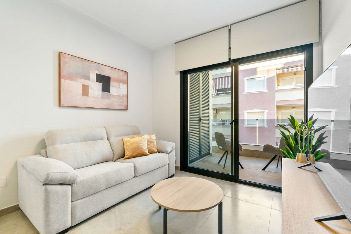 Se vende Apartamento Planta Media de 2 dormitorios en Costa Blanca, Alicante, España