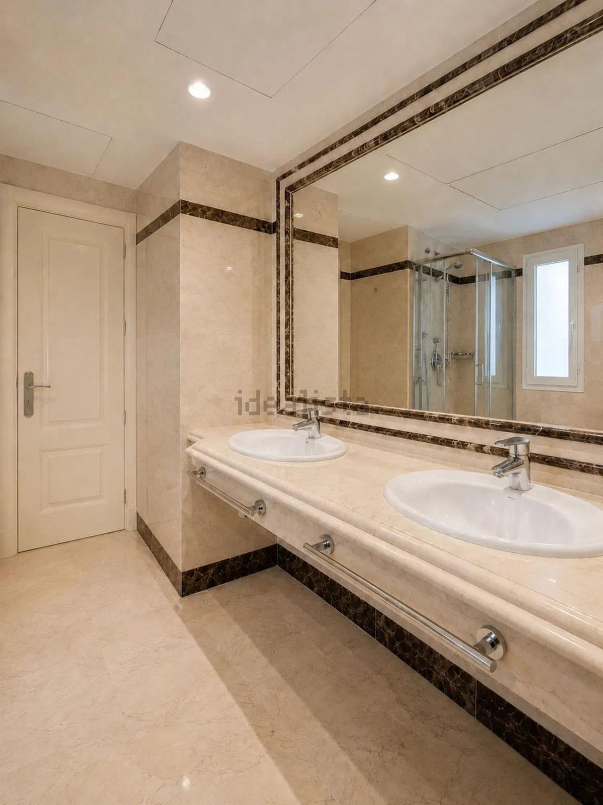 Se vende Apartamento Planta Baja de 3 dormitorios en Costa Del Sol, Málaga, España