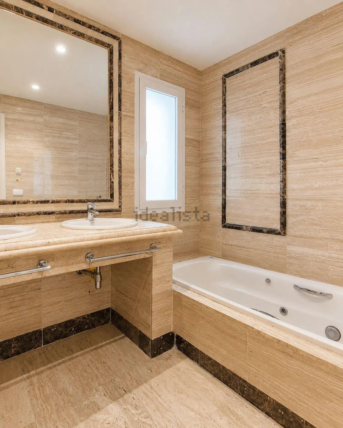 Se vende Apartamento Planta Baja de 3 dormitorios en Costa Del Sol, Málaga, España