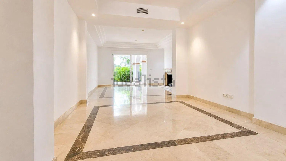 Se vende Apartamento Planta Baja de 3 dormitorios en Costa Del Sol, Málaga, España
