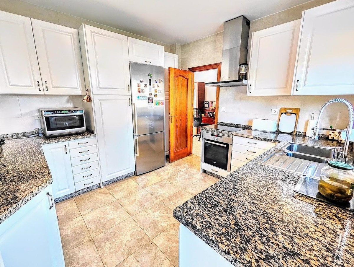 4 Bed Townhouse for sale in Benalmadena Costa Costa Del Sol, Málaga, Spain
