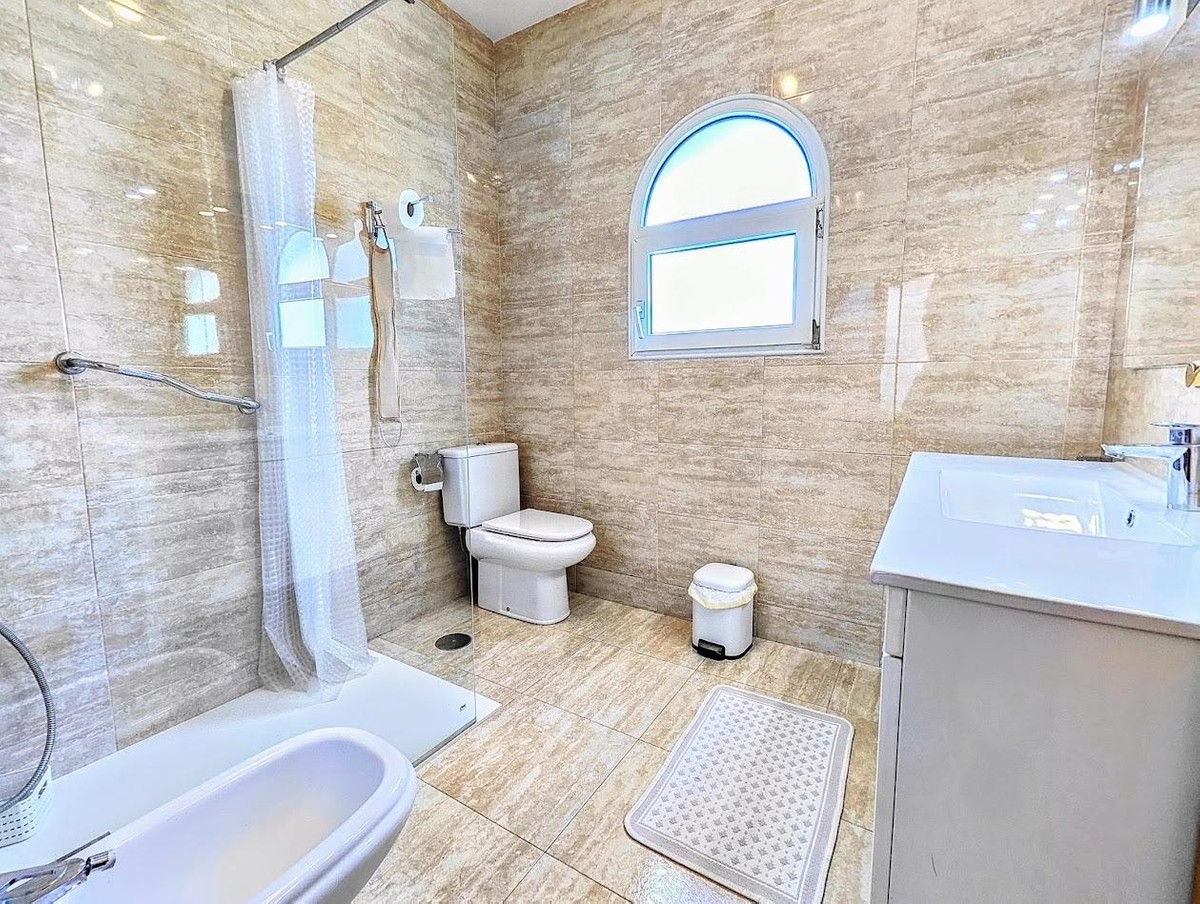 4 Bed Townhouse for sale in Benalmadena Costa Costa Del Sol, Málaga, Spain