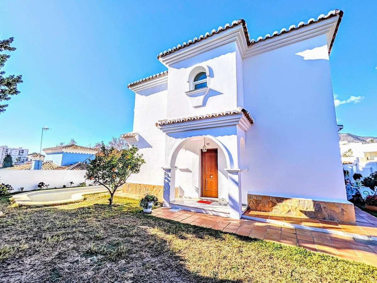 4 Bed Townhouse for sale in Benalmadena Costa Costa Del Sol, Málaga, Spain